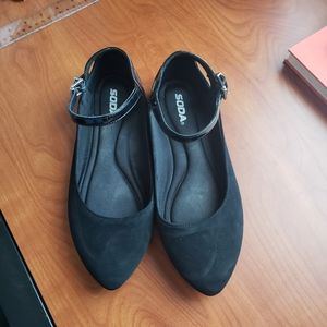 Black suede pointy flats Soda size 9